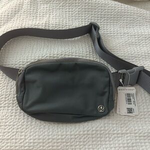 Lululemon Everywhere Belt Bag with tags